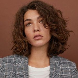 Meet your Posher, April